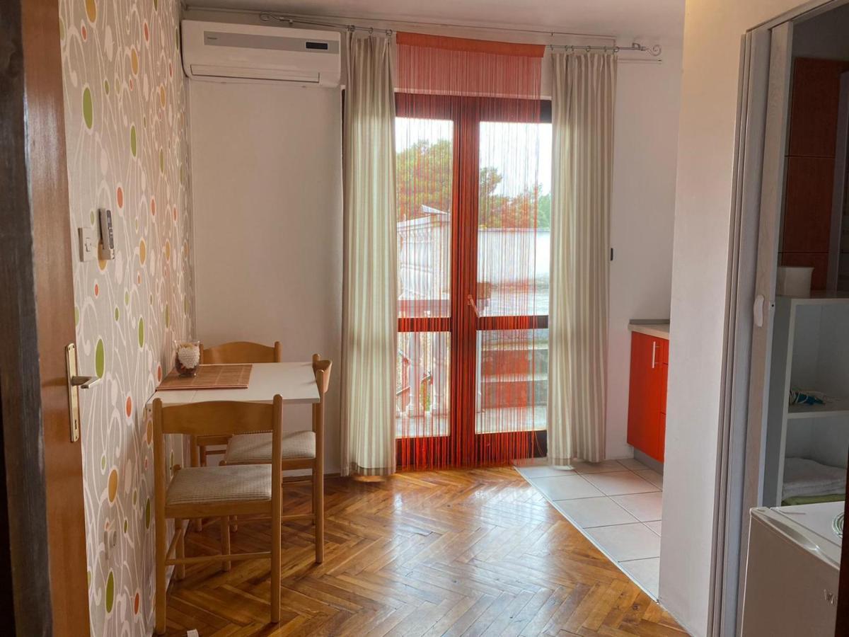 Apartmani Dana Sukošan Exterior foto