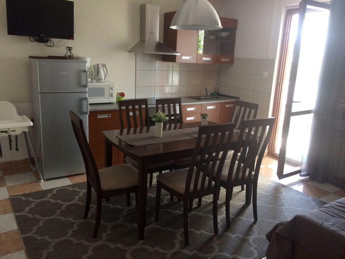 Apartmani Dana Sukošan Exterior foto